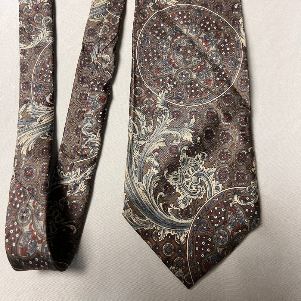 Bill Blass Mens Silk Necktie Brown Blue Medallion Acanthus Scroll Pattern 4 Inch